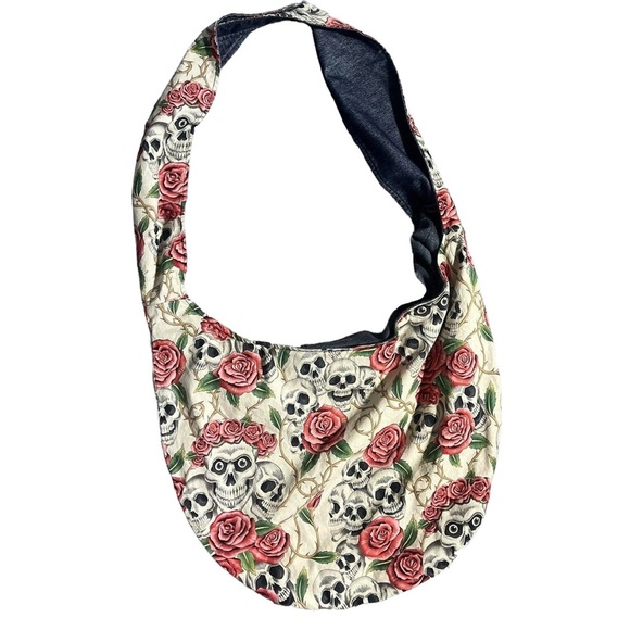 bag. One side has skulls and roses reverse side navy blue - Picture 1 of 8